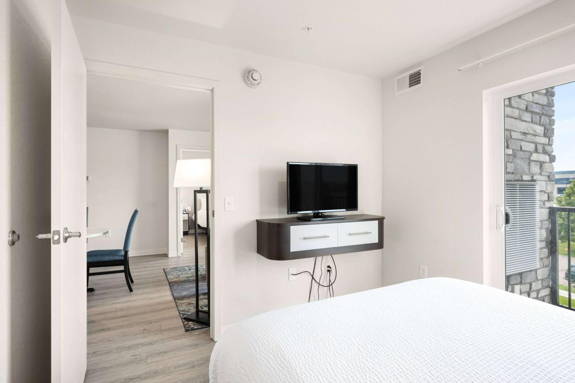 Waterwalk Extended Stay By Wyndham Minneapolis - Plymouth Exterior photo